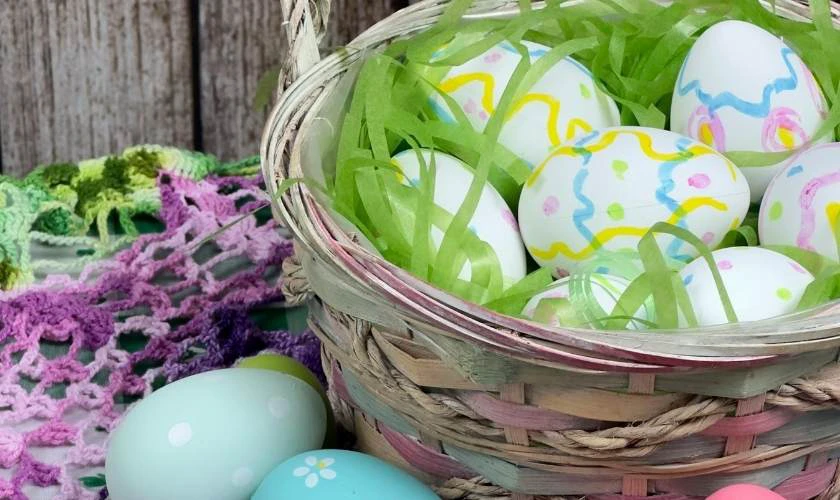 Trang trí Lễ Phục Sinh 2026 với giỏ trứng dịu dàng