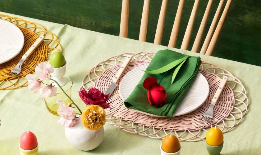 Mẫu trang trí Lễ tại quán ăn bắt mắt rạng rỡ