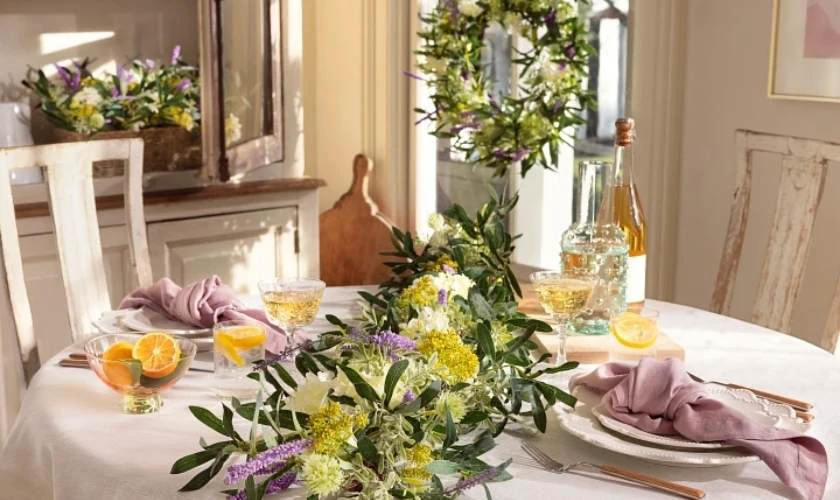 Mẫu trang trí bàn tiệc Phục Sinh nhẹ nhàng