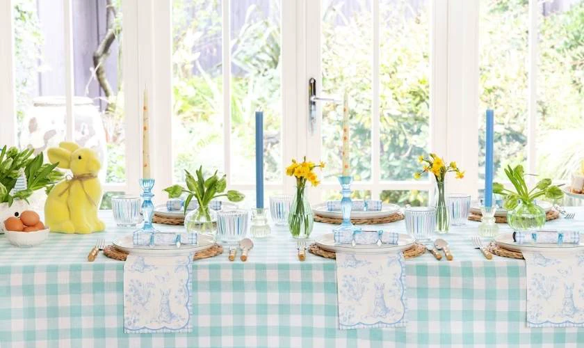 Mẫu trang trí bàn tiệc Phục Sinh mộc mạc