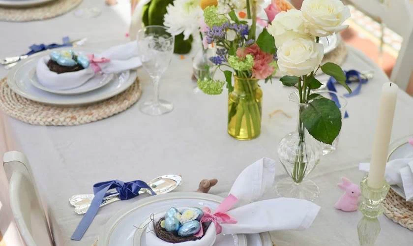 Mẫu trang trí bàn tiệc Phục Sinh độc đáo