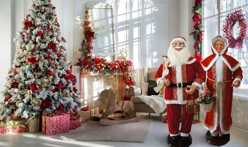Trang trí giáng sinh khách sạn với mô hình ông già Noel
