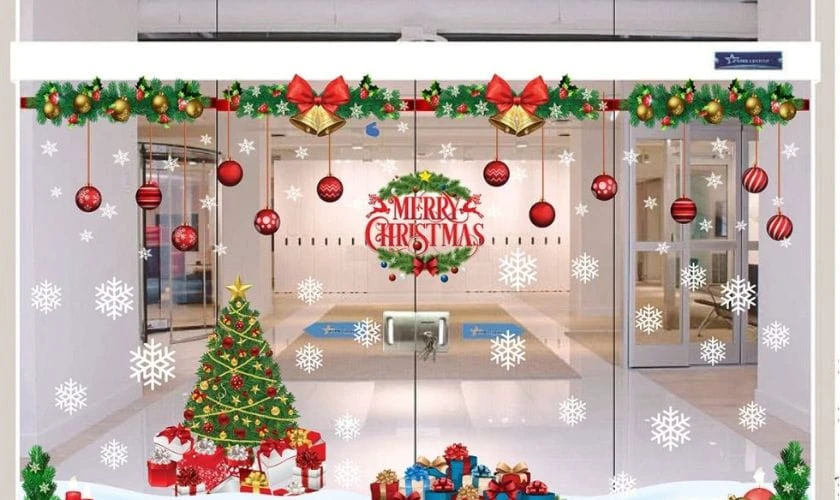 Trang trí Noel khách sạn bằng decal chào mừng