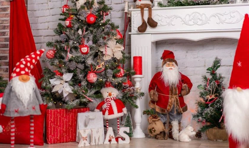 Trang trí giáng sinh khách sạn với ông già Noel vui nhộn