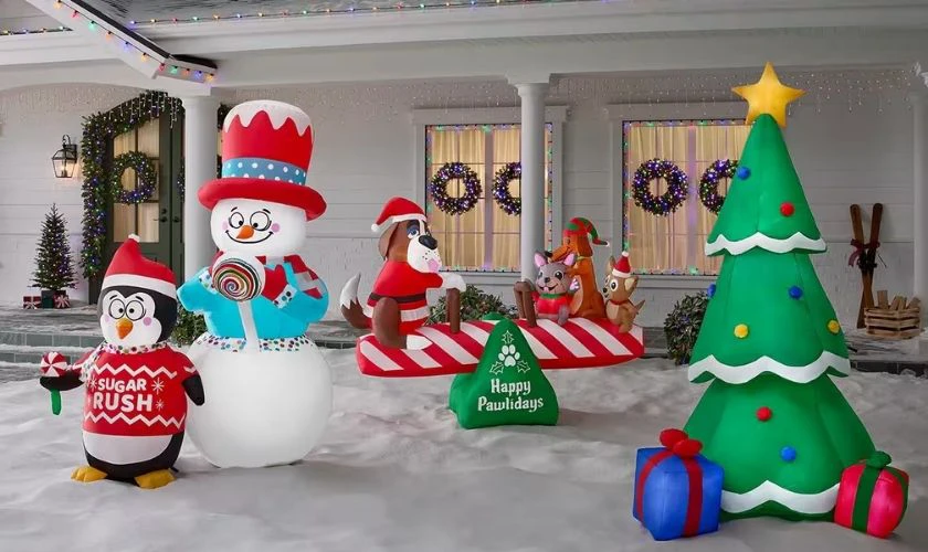 Trang trí Giáng sinh ngoài trời bằng cây thông