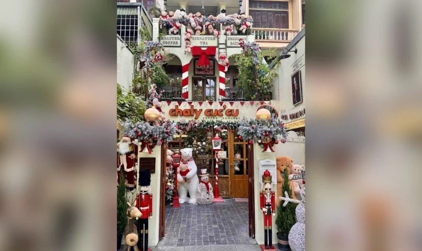 Trang trí Noel ngoài trời cho quán cafe