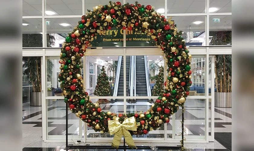 Trang trí Noel ngoài trời ở công ty