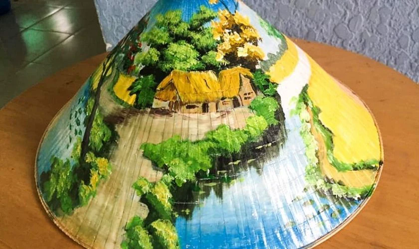 Trang trí nón lá ngày Tết hình phong cảnh quê hương