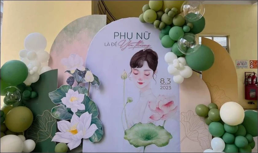 Trang trí sân khấu 8/3 với bóng jumbo màu xanh lá