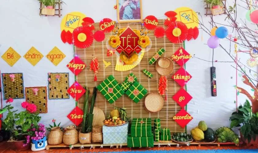 Trang trí Tết mầm non 2025 bằng mành tre