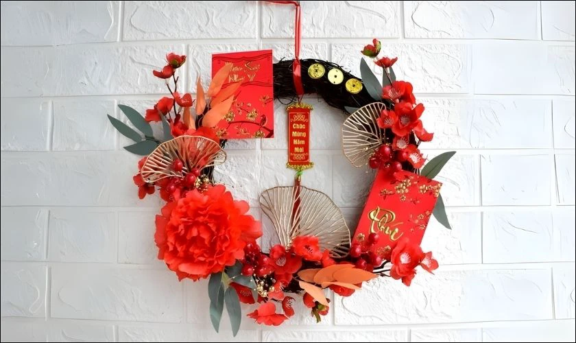 Trang trí không gian Tết mầm non với vòng hoa