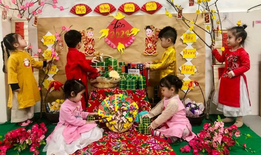 Cách trang trí phông Tết cho bé chụp hình