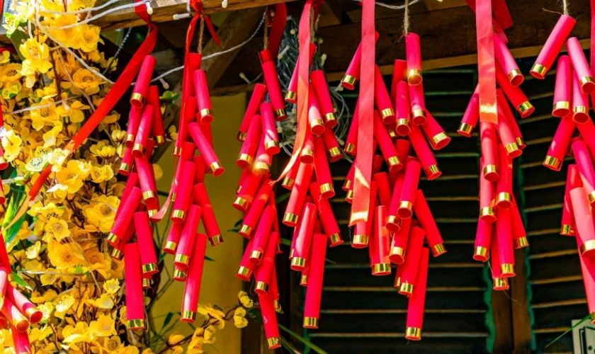 Trang trí Tết bằng pháo giấy