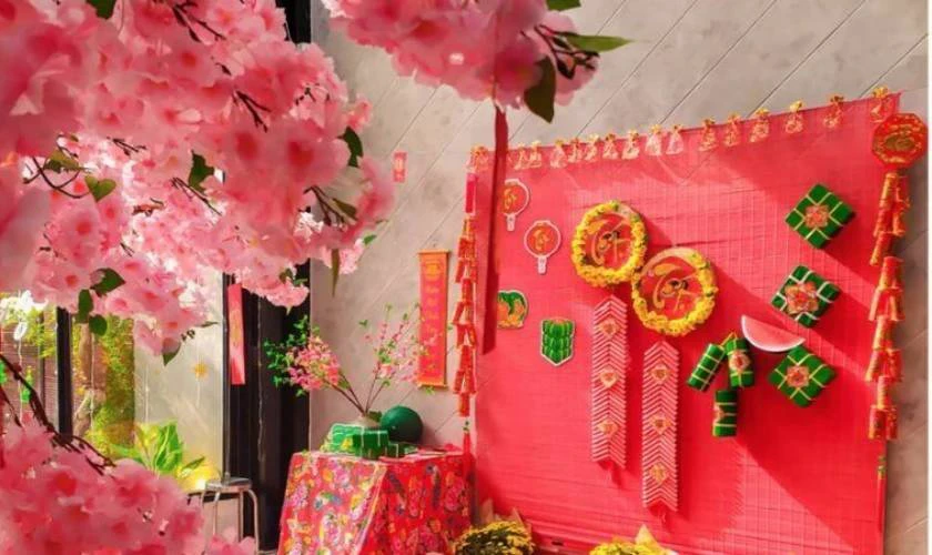 Decor văn phòng với bánh chưng, bánh Tét ấn tượng