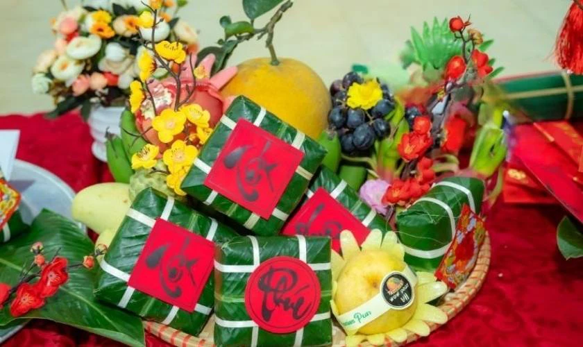 Decor văn phòng với bánh chưng, bánh Tét độc đáo