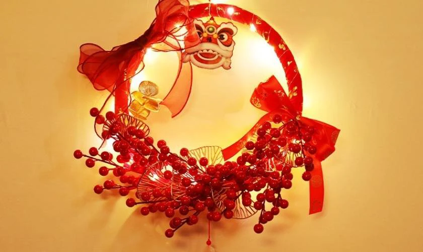 Decor với vòng hoa Xuân độc đáo