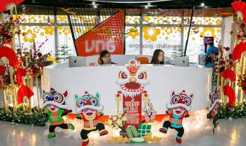 Trang trí Tết cho văn phòng khu vực lễ tân đẹp