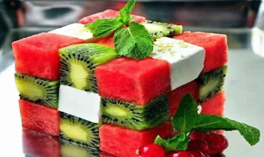 Trang trí trái cây 8/3 cắt tỉa