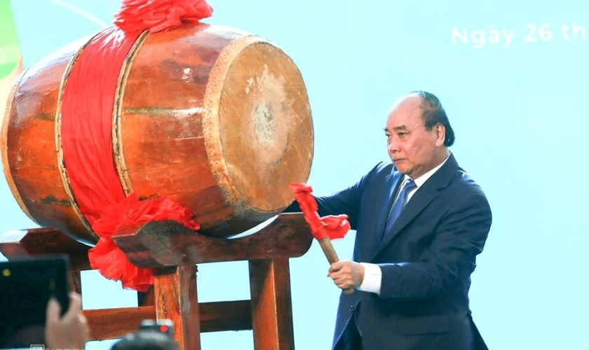 Các mẫu trang trí trống khai giảng nhanh