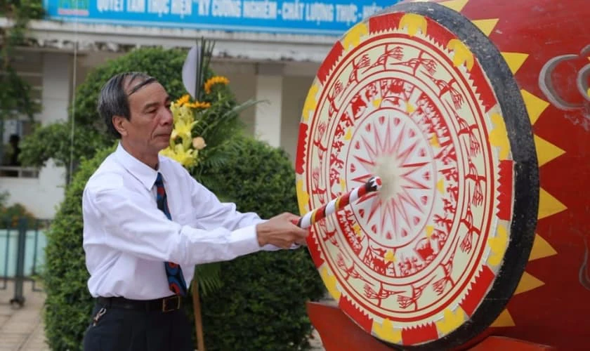 Các mẫu trang trí trống khai giảng đẹp ấn tượng