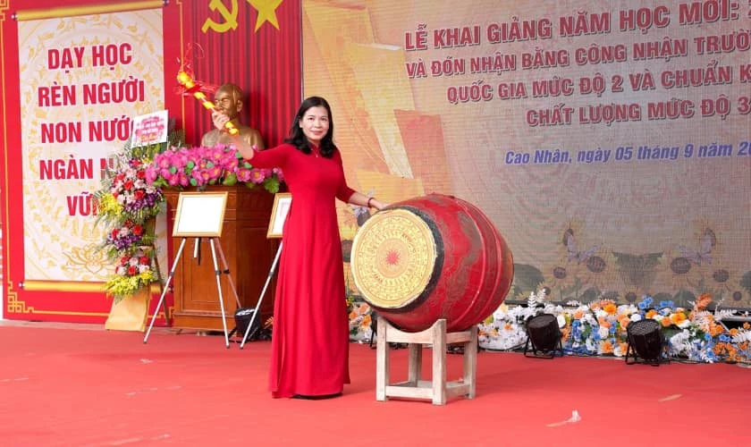 Trang trí trống ấn tượng