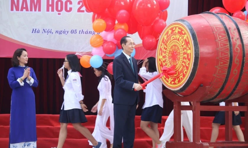 Các mẫu trang trí trống khai giảng đẹp nhất