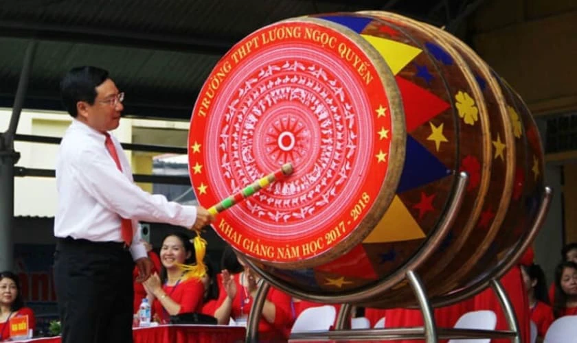 Các mẫu trang trí trống khai giảng đẹp