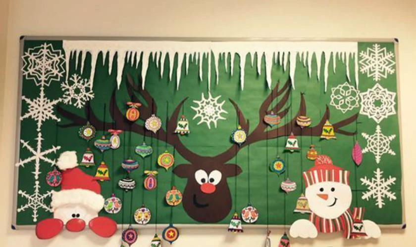 Trang trí tường Giáng sinh ở lớp học ấn tượng