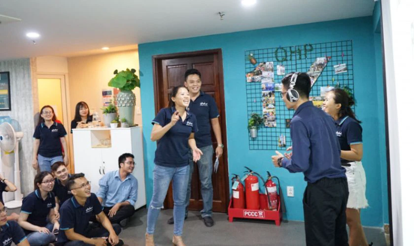 Miêu tả đoán người là trò chơi thú vị trong ngày 20/10