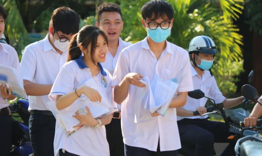 Lịch học, thời khóa biểu, giấy tờ cá nhân