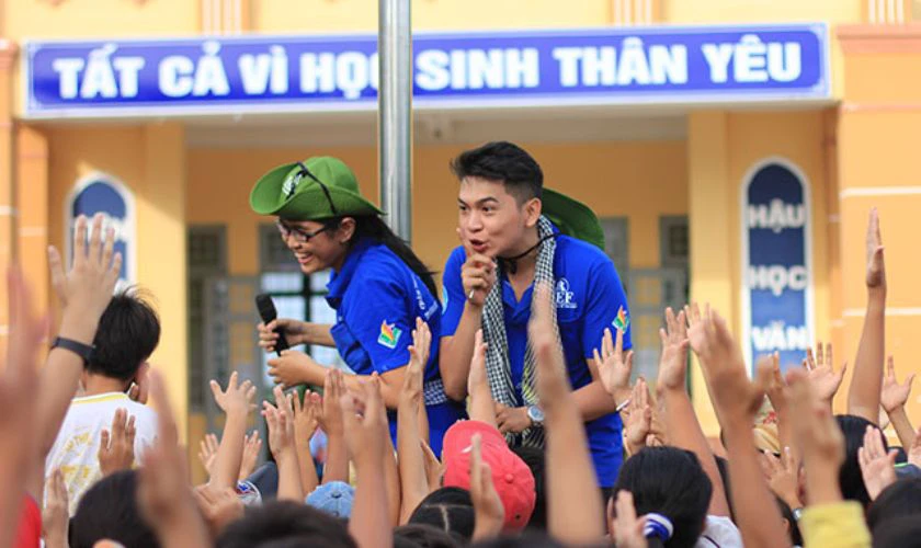 Các khoản chi phí khác ngoài UEF học phí 2025