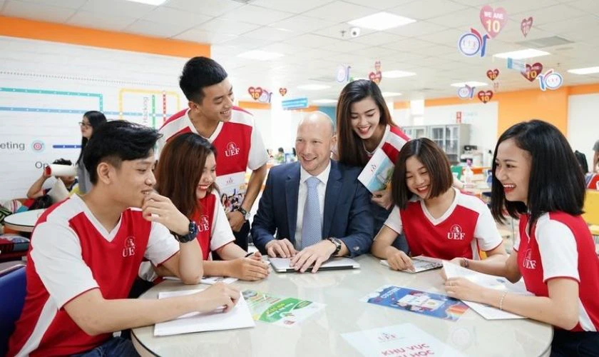 UEF là trường gì?