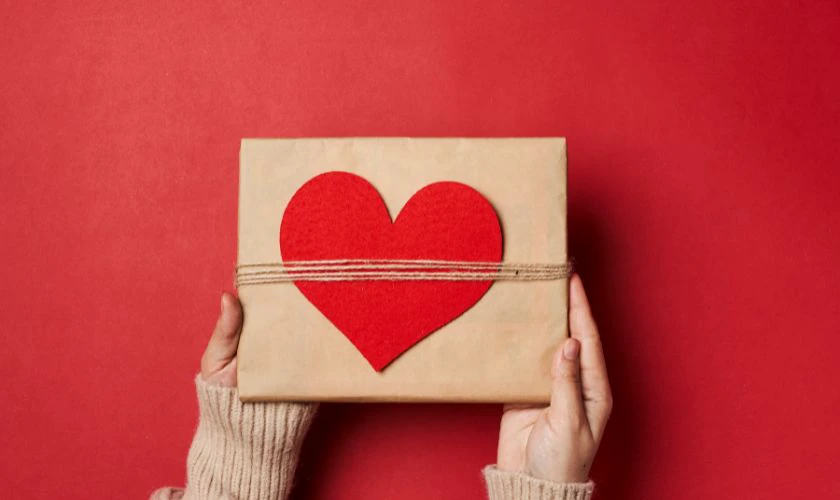 Ý nghĩa việc nữ tặng quà cho nam ngày Valentine Đỏ 14/2