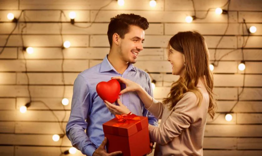 Valentine 2025 là ngày mấy âm lịch, nên làm gì?