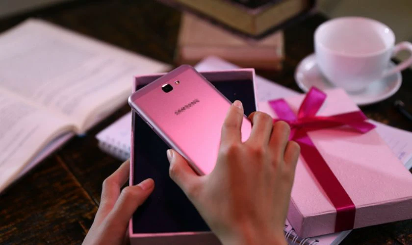 Valentine tặng gì cho bạn gái 2025 lãng mạn