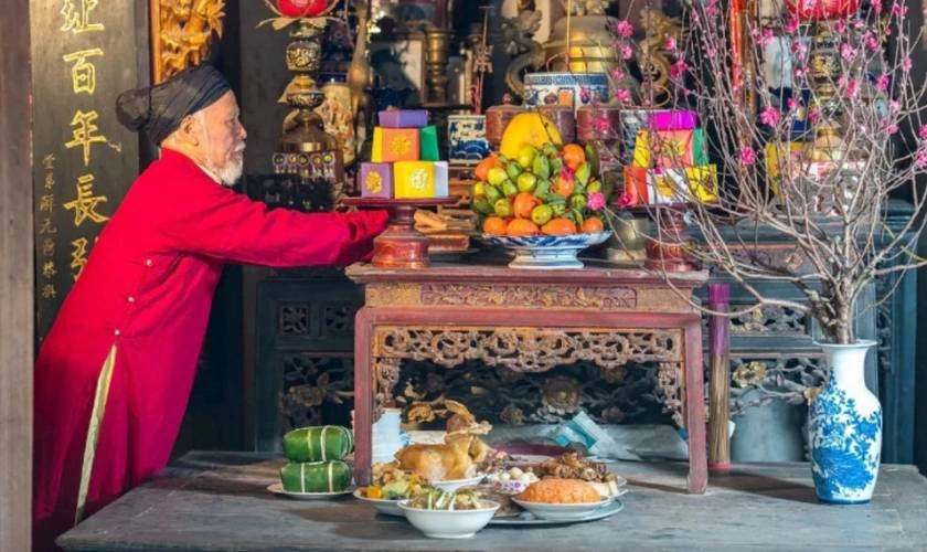 Văn khấn hóa vàng ngày Tết Ất Tỵ 2025 có ý nghĩa gì?