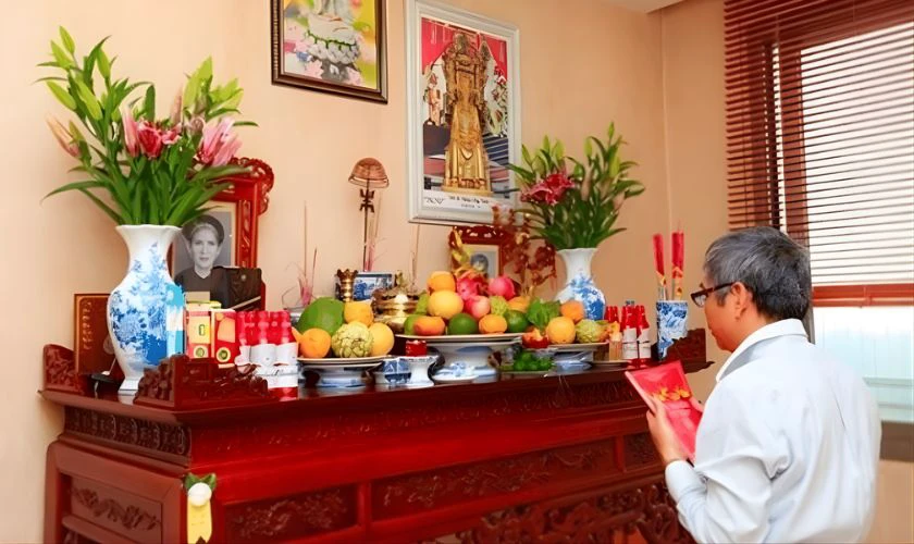 Văn khấn mời các cụ về ăn Tết 2026 Bính Ngọ trong nhà