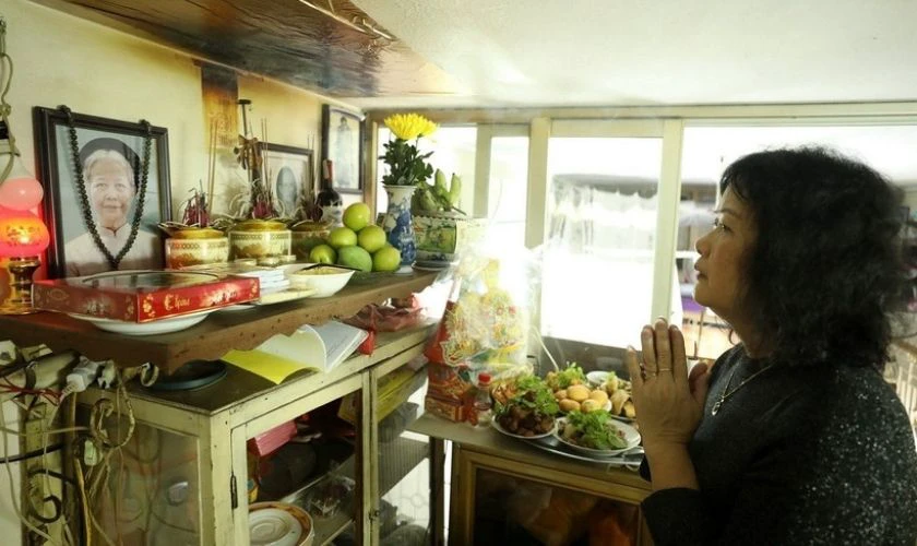 Văn khấn trưa mùng 2 Tết 2026