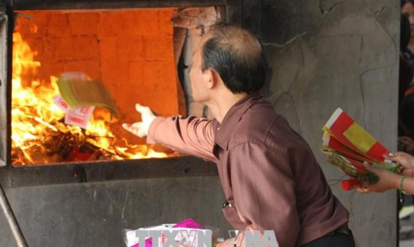 Văn khấn hóa vàng ngày Giỗ Tổ Hùng Vương 2026