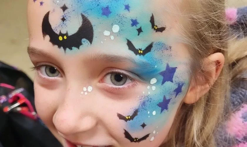 Vẽ mặt Halloween hình con vật đặc biệt