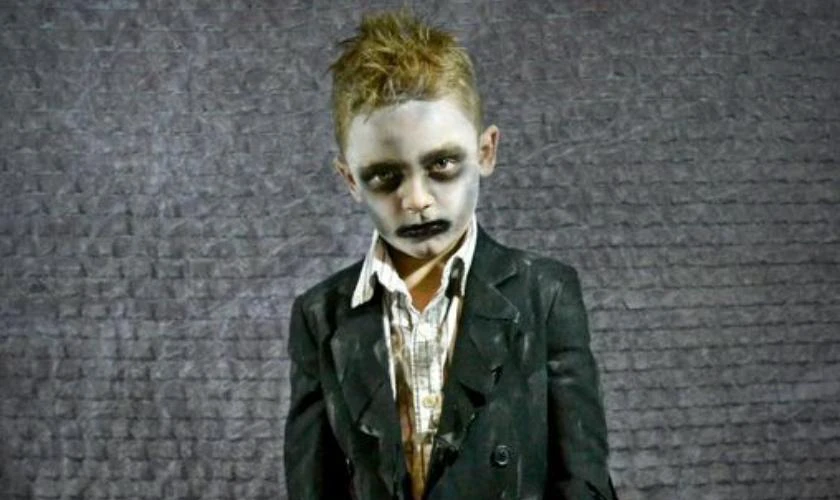 Hóa trang thành zombie ấn tượng