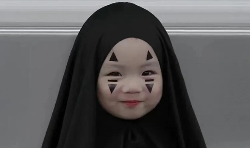 Vẽ mặt Halloween vô diện ấn tượng nhất 2025