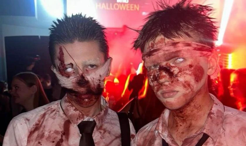 Hóa trang thành zombie như thật