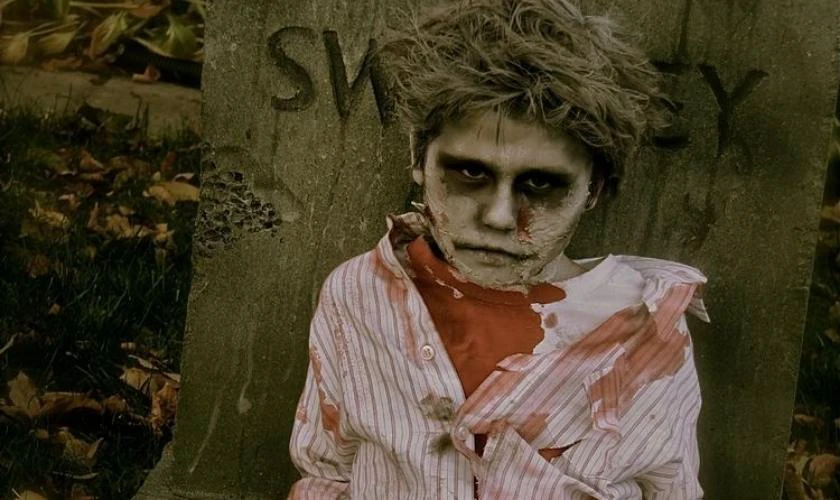 Hóa trang thành zombie rừng rợn