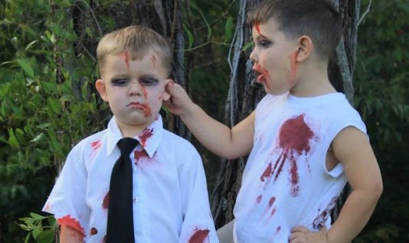 Vẽ mặt Halloween quái vật gấy chú ý