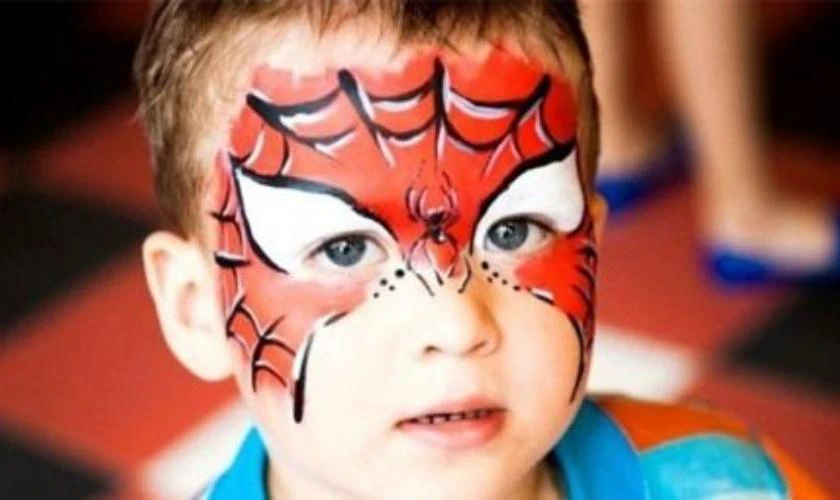 Hóa trang người nhện mùa lễ ma quái