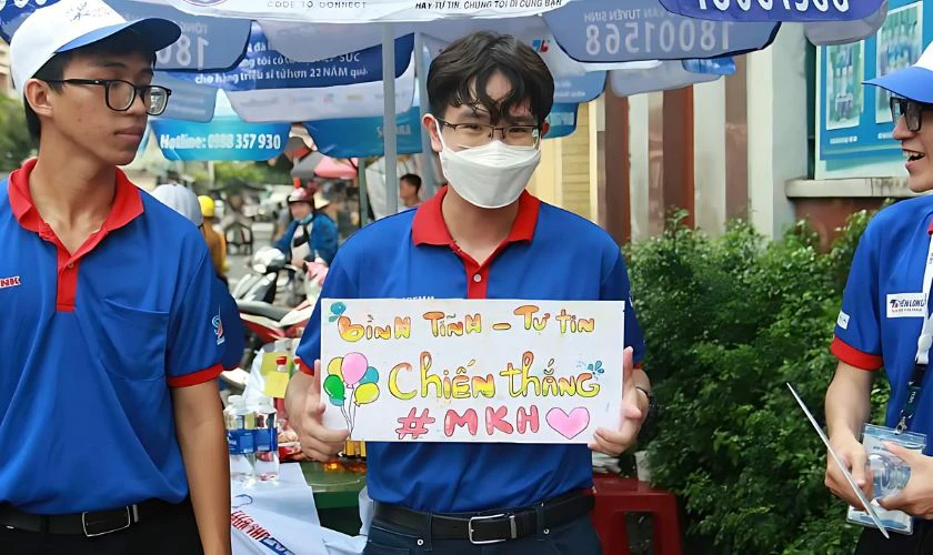 Tranh vẽ tiếp sức mùa thi đẹp