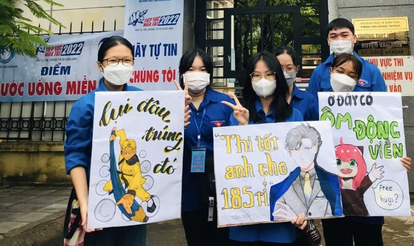 Bức vẽ tiếp sức mùa thi sáng tạo