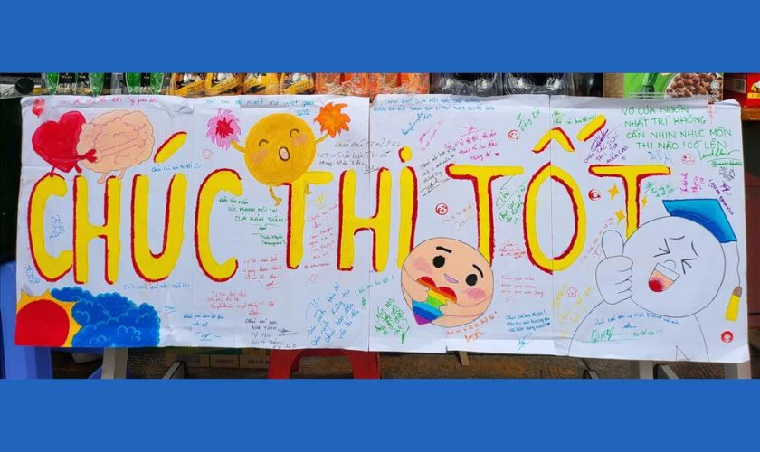 Bức vẽ tiếp sức mùa thi đong đầy tình cảm