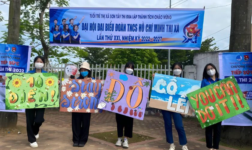 Bức vẽ tiếp sức mùa thi đẹp